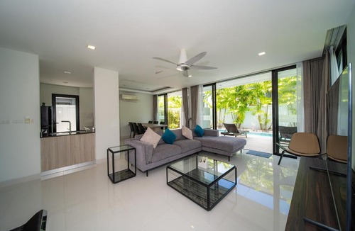 Choeng Thale Villa | Modern minimalist style luxury villa with private pool located in a high-end resort area adjacent to Laguna Park Golf Course