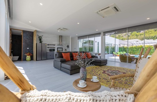 Khao Tao Villa | Modern Tropical 4 Bedroom Pool Villa (KH-B5)