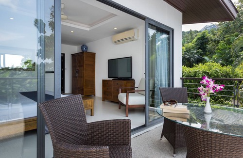 Bophut Villa | Modern Tropical Villa For Perfect Holidays