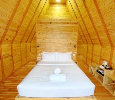 Kampot Cabin | Mount River Petite Boutique