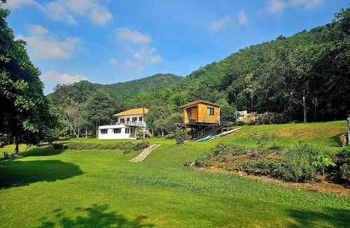 Phetchaburi House | Mountain Front Family Home Big Balcony For 4 Rare Birds, Bikes