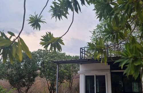 Phetchaburi House | Mountain Front Family Home Big Balcony For 4 Rare Birds, Bikes