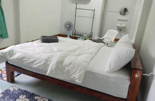 Pak Nam Hotel | Mountain View Hostel - Krabi Airport near Wat ThamSuea