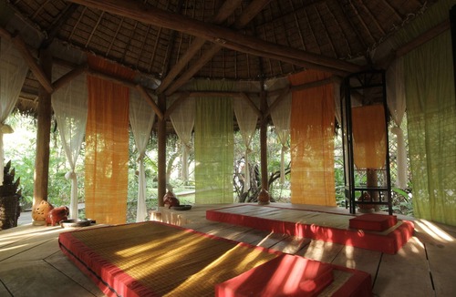 Sangkat Sla Kram Apartment | Mysteres d'Angkor your lodge with swimming pool in the heart of a large tropical garden ..