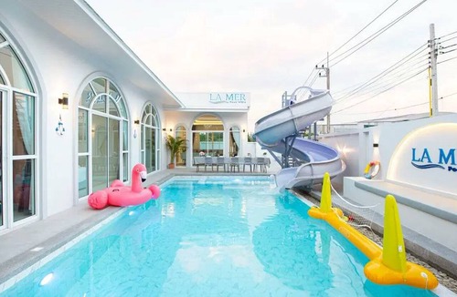 South Pattaya House | Na Jomtien 5BR Pool Villa · Karaoke And Games