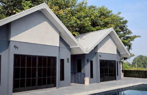 Sing Buri Hotel | Na Ville Resort