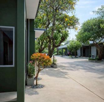 Sing Buri Hotel | Na Ville Resort
