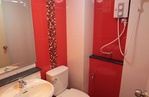 Ratchadaphisek Hotel | Napaville Huai Khwang