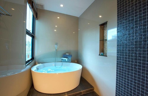 Krabi Villa | Narintara Private Villas - Resort style service with Free Beach Shuttle