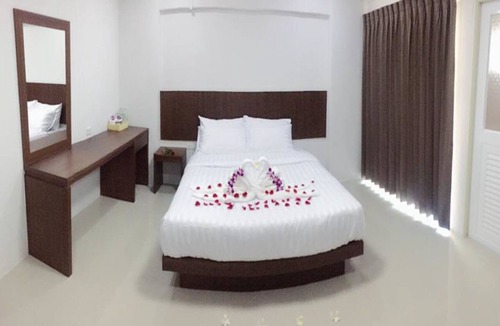 Rangsit Hotel | Nava Grand Hotel