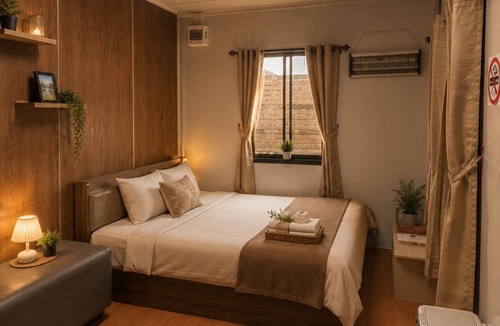 Racha Thewa House | Near BKK Homestay Airport