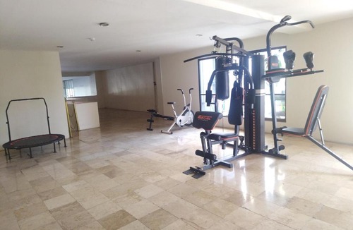 Wat Ket Apartment | Near old city,Nimman,night Bazaar swimming pool apartment