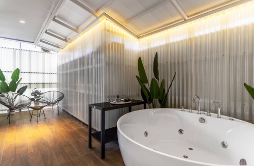 Huai Khwang Hotel | Nest by Sangob