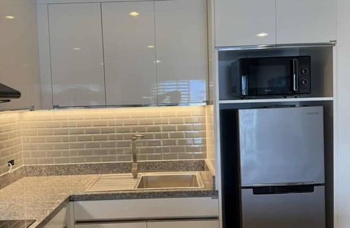Hua Hin Condo | Newly renovated 2-bedroom, 84sqm in heart of town and close to beach