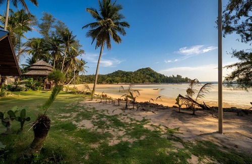 Chaloklum House | Nirvana By the Sea