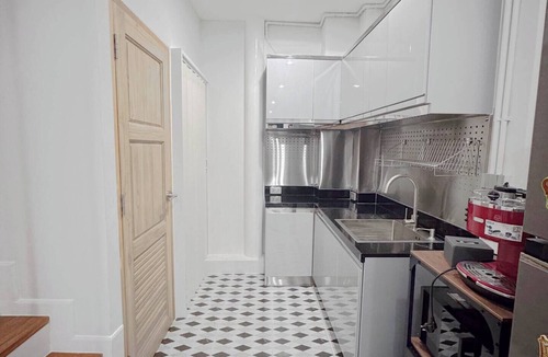 Bang Phlat House | No.31 - whole 3-storey townhouse, 15 min to Grand Palace, sleeps 5