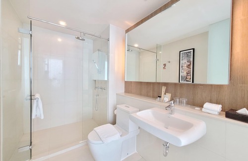 Nana Hotel | On8 Sukhumvit Nana Bangkok