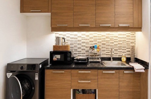 Ploenchit Apartment | One quiet bedroom apartment with amazing balcony views next to Nana and Soi 11