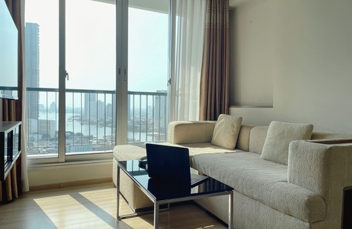Yan Nawa Apartment | Opulence Riverview/Train Access