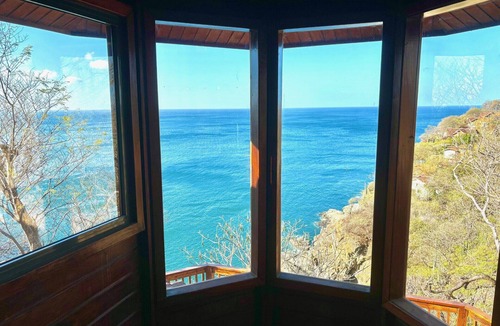Playa La Redonda House | Pacific Ocean Clifftop Oasis, with short walk to a private beach in Redonda Bay