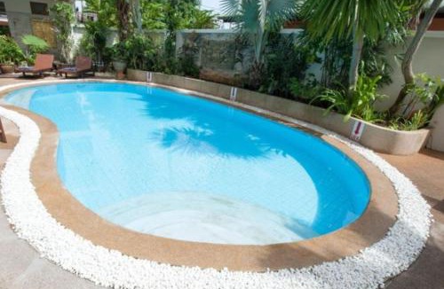 Nanai Road Hotel | Palmview Resort
