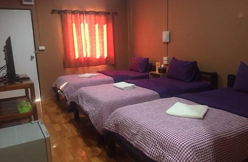 Nong Chaeng Hotel | Panngernpanthong inn resort