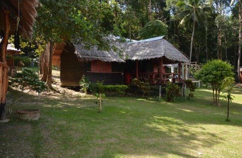 Ko Kradan Bed & Breakfast | Paradise Lost Bungalows