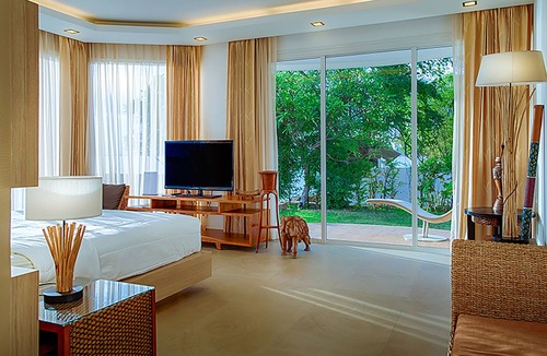Pattaya Bay Apartment | Paradise Ocean View Beach Front Condominium In Pattaya
