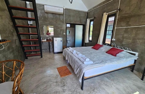 Khanong Phra Hotel | Parichat house ไร่ปาริชาติ