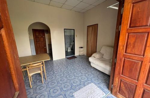 Koh Tao Apartment | Partial Seaview Bungalow Near Sairee