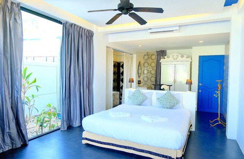 Patong Hotel | Phuket Moonlit Patong Bay Hideaway Hotel