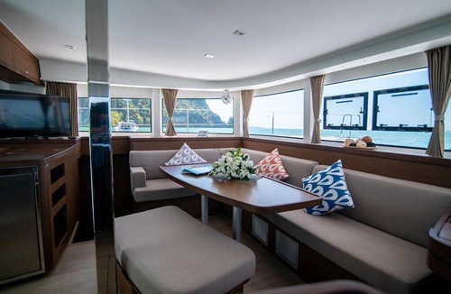 Pa Klok Boat Rental | Phuket Sun and Beach Sailing Extravaganza