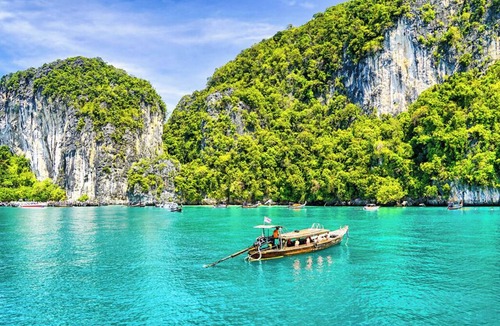 Pa Klok Boat Rental | Phuket Sun and Beach Sailing Extravaganza