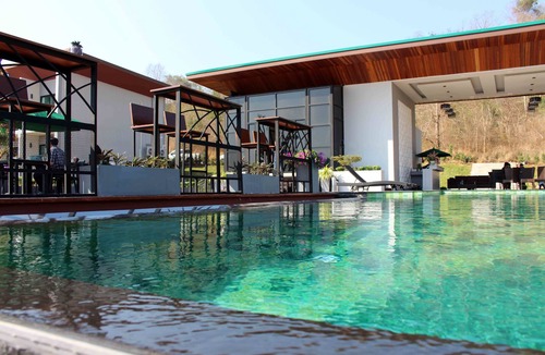 Pak Chong Hotel | Phurapee Pakchong