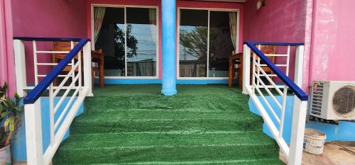 Koh Lan Resort | Phuttharaksa Resort