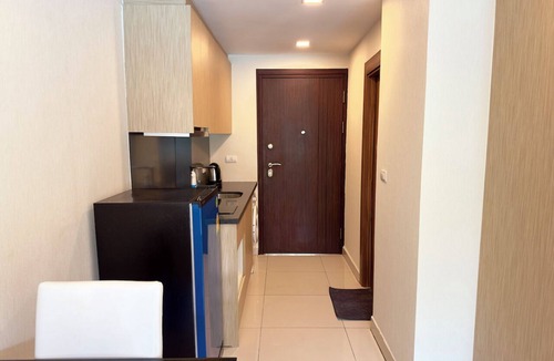 South Pattaya Apartment | Pool View Studio in Pattaya Laguna Beach Resort 3