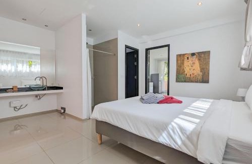Klong Son Villa | Poolside Villa - by KohChangVillas