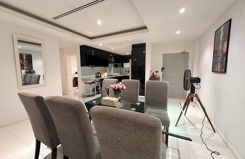 South Pattaya Condo | Pratumnak Hill - Family Suite 3 Bedroom Apartment Near Beach #VN Residence 2