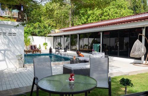 Ko Lanta Apartment | Private Luxury Villa 4BR Pool Near Beach