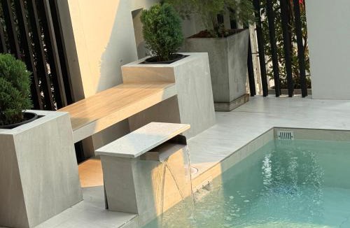 Kamphaeng Phet Apartment | Private pool villa