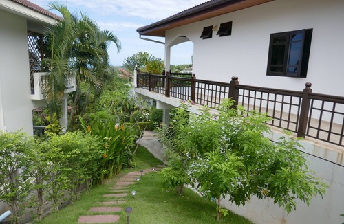 Ko Lanta Apartment | Quite Sea view Apartment in Villa Verde, exclusive with A/C.