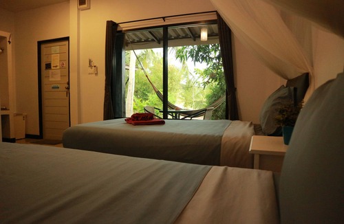 Ko Lanta Hotel | Raven Blue