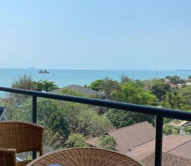 Mae Pim Apartment | Rayong Beachfront Escape Laem Mae Phim -Absolute Waterfront Suites
