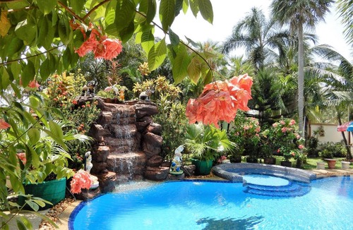 Nong Pla Lai Villa | Relaxing Palm Pool Villa and Tropical Garden