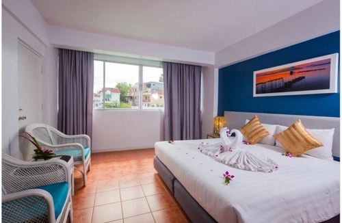 Karon Hotel | :) renovated standard room #17, 3 min walk to karon beach