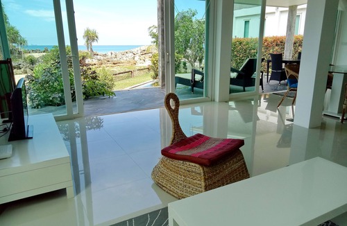 Ko Lanta Villa | Romantic Beach-Front Pool Villa-2