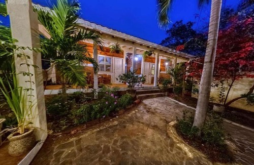 Pochomil House | Romantic Beachfront Casita w Pool - AC - Sleeps 4