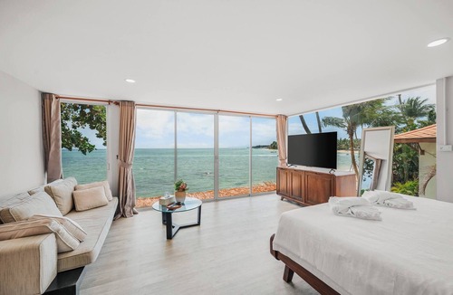 Maret House | Room-escape Beach Front Cottage - 2 bed