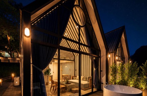 Tha Kradan Hotel | S-Cape at Rim Khwae