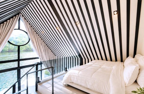 Tha Kradan Hotel | S-Cape at Rim Khwae